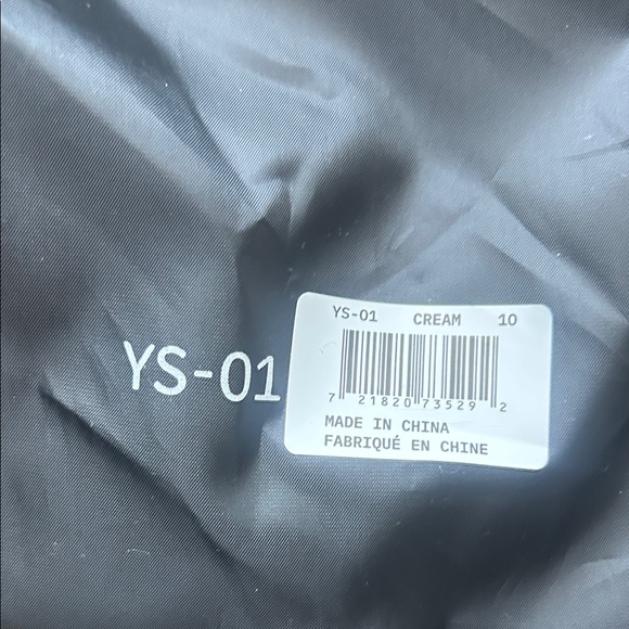 Yeezy slides cream size 10 - Picture 2 of 3